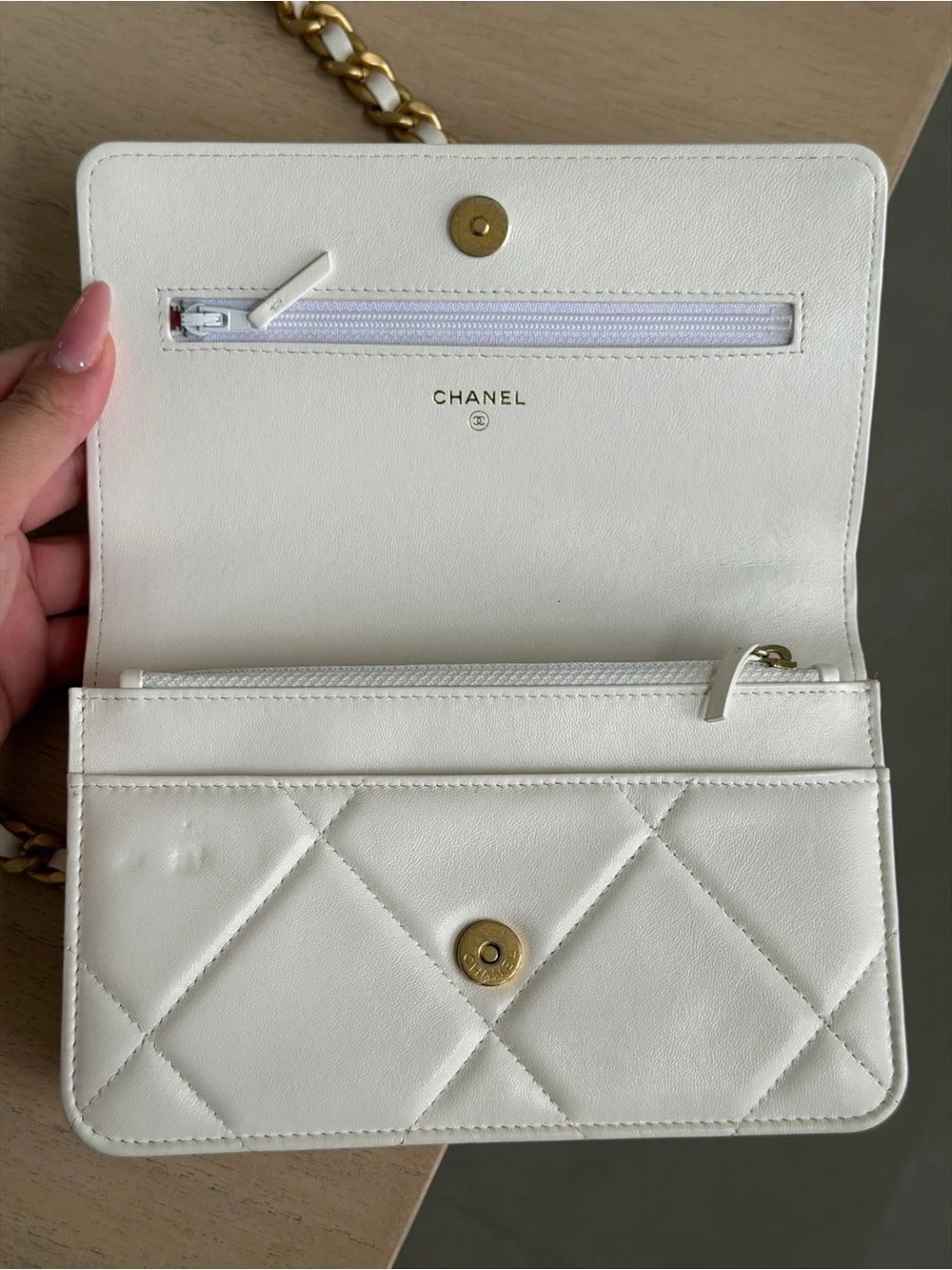 CHANEL excellent comes